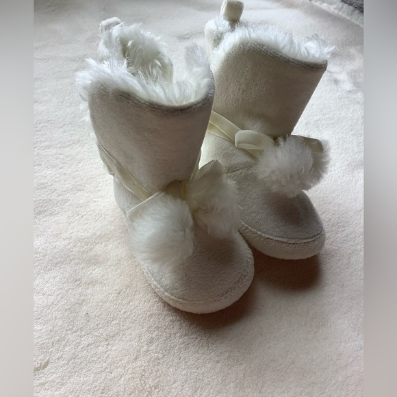 Joe Fresh Baby Winter Booties w/ Pom Poms - Picture 2 of 4